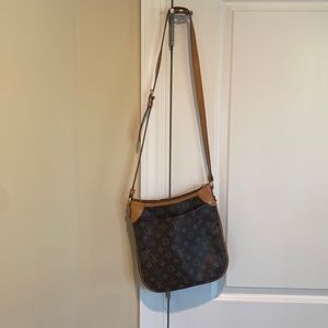 Great condition comes with dust bag and can provide LV box ( Odeon PM)